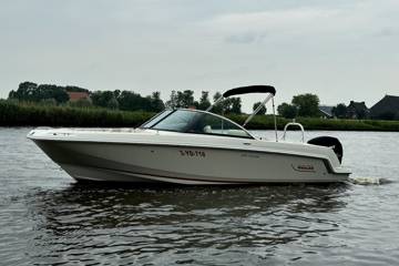 Boston Whaler 230 Vantage