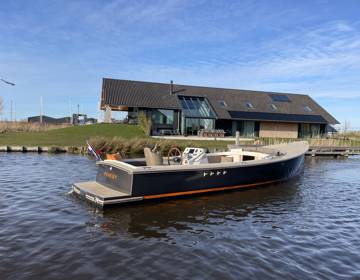 Venegy V30 Classic Cabin